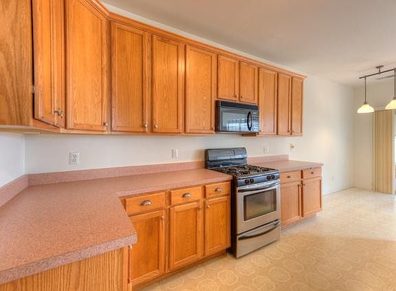 3rd image of 1621 Schaller Ln