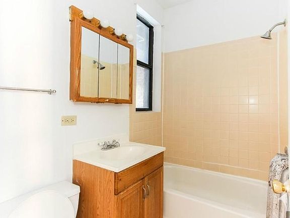 5th image of 1542 N Kedzie Ave APT 3O
