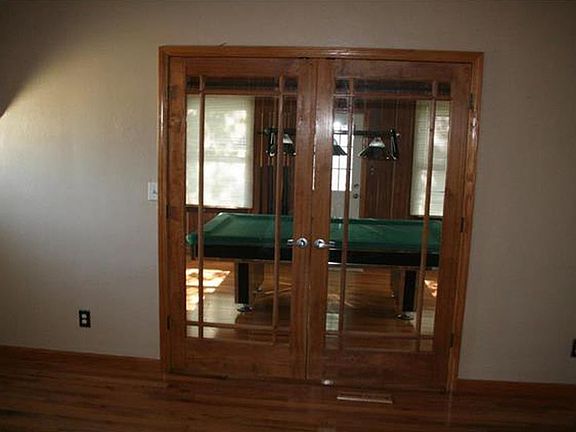 4th image of 72 Shirlwin Dr