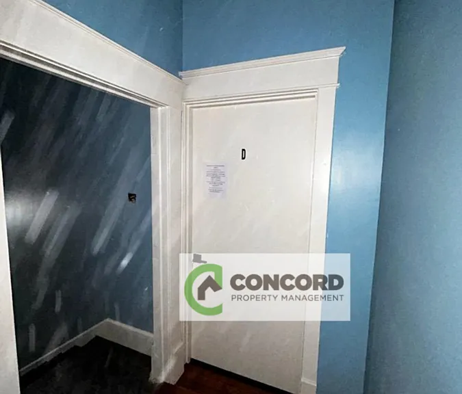 1007 W Market St #D — Photo 4