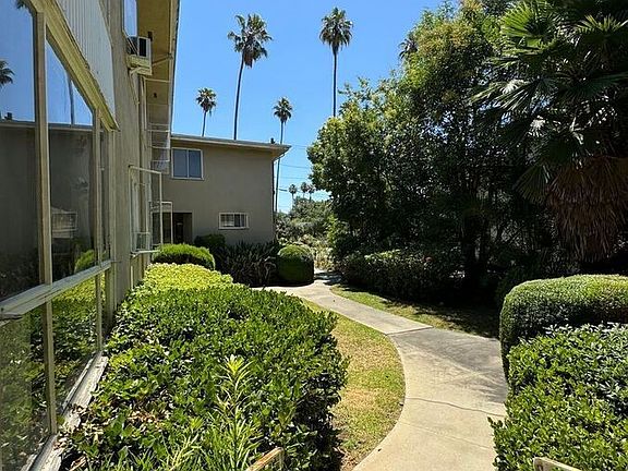 2nd image of 914 Arroyo Dr
