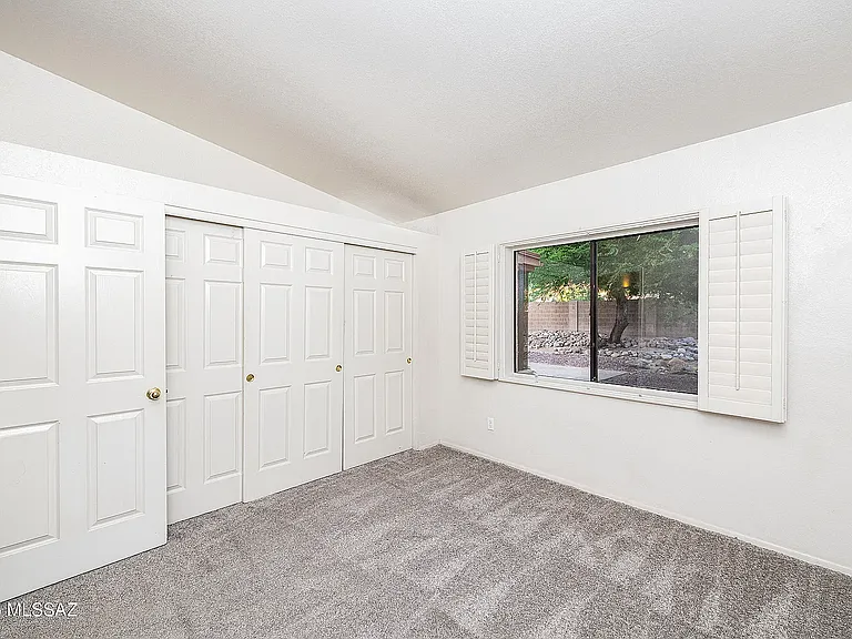 5640 N Placita Favorita — Photo 10