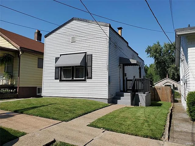 4021 Schiller Pl photo 1