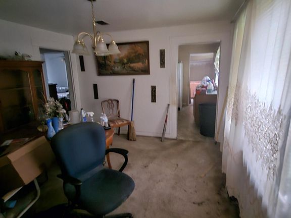 5th image of 201 37th Ave W