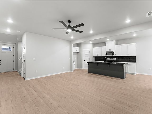 4th image of 5909 SW Chiefs Ave
