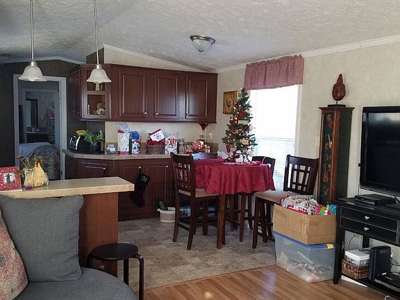 4th image of 213 Wickham St