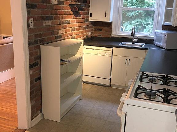 5th image of 2313 Bond Ave