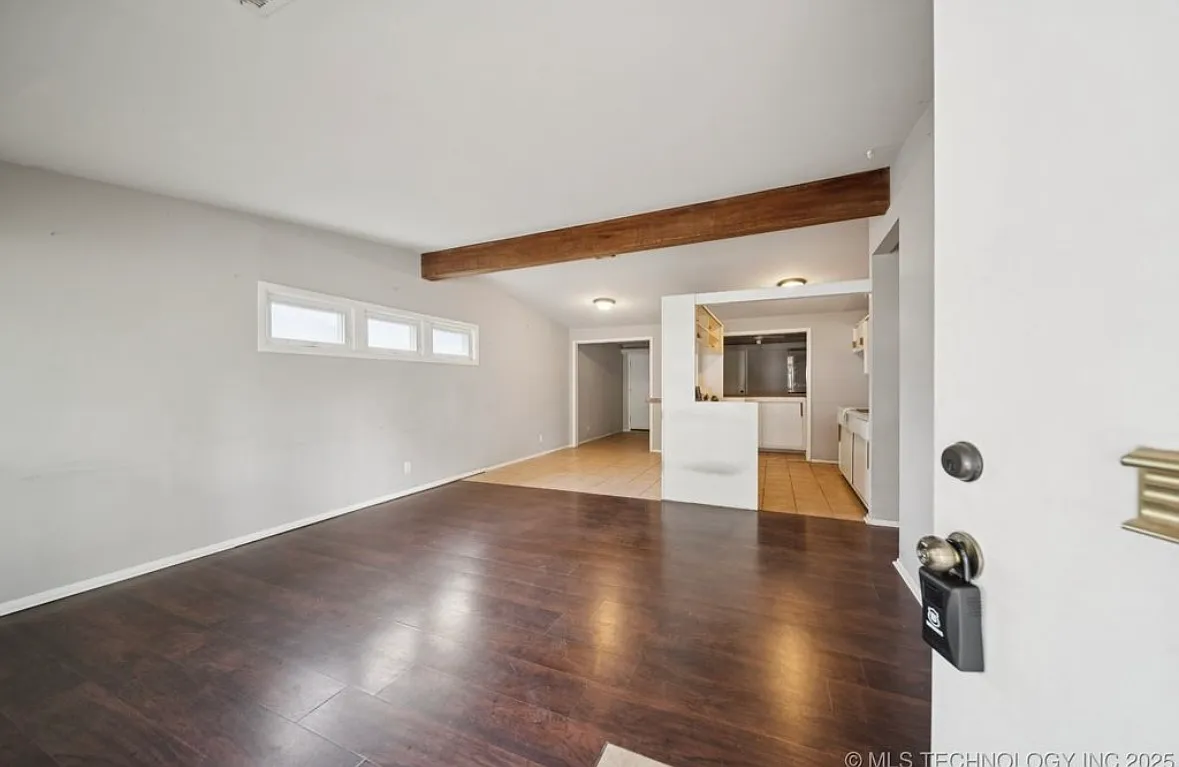 3 bed, 1573 sqft, $1,300 — Photo 3
