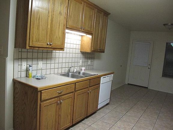 3rd image of 305 Mockingbird Ln APT A