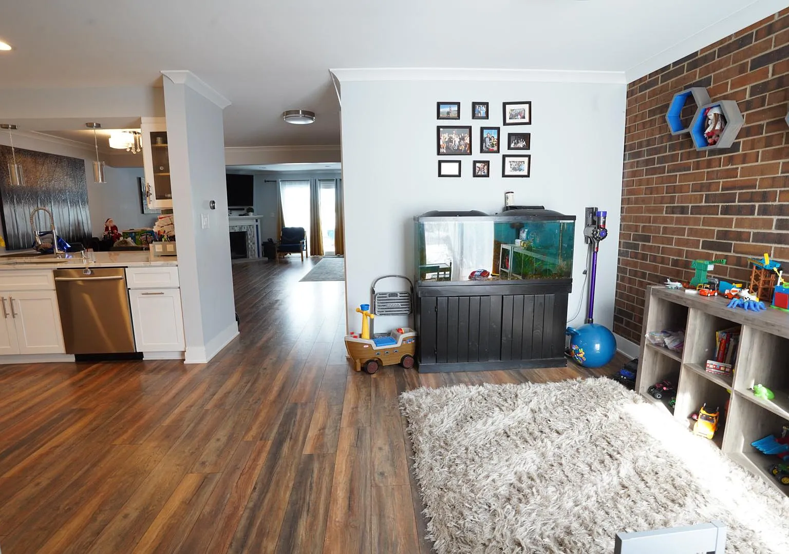 210 W Wimbolton Dr — Photo 3