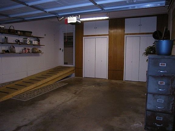 5th image of 513 Brentmoor Ave