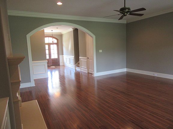 3rd image of 880 Ironwood Ln