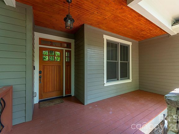 3rd image of 416 Ivy Rd