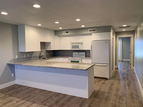 2nd image of 1845 W Canyon View Dr APT 1608