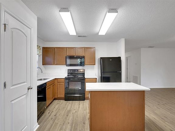 5th image of 2659 Rotherham Rd