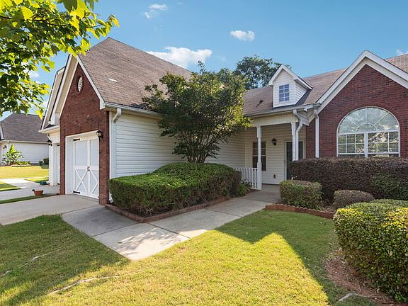 3rd image of 435 City Park Dr