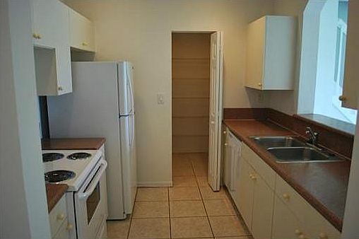 3rd image of 2375 NE 42nd Ave