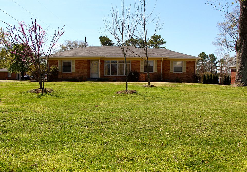 1st image of 611 Richland Cir