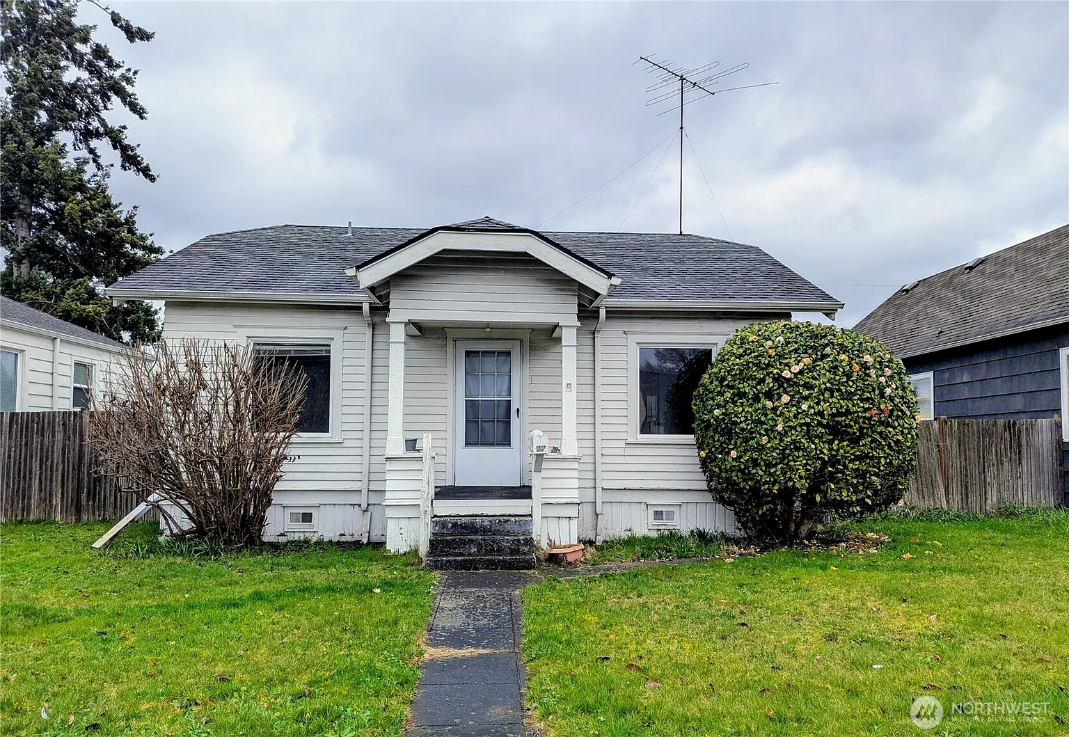 1615 4th Street photo 1