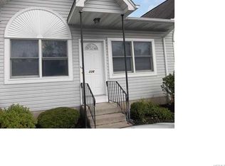 226 Hubert Humphrey Dr, Chestnut Ridge, NY 10977