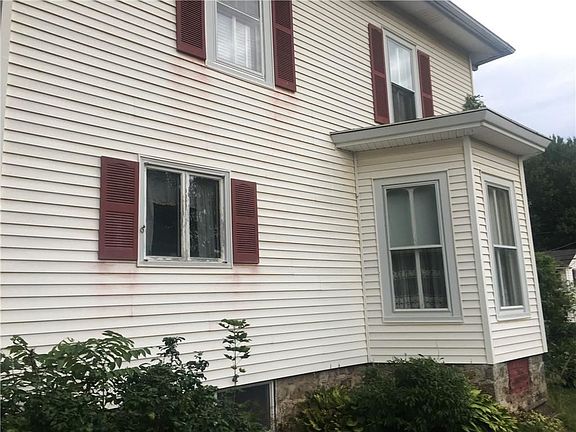 2nd image of 3948 Buffalo St