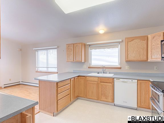 4th image of 902 Stimple Ct