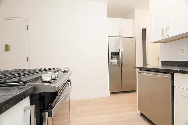 Rented by Nooklyn NYC LLC | media 19