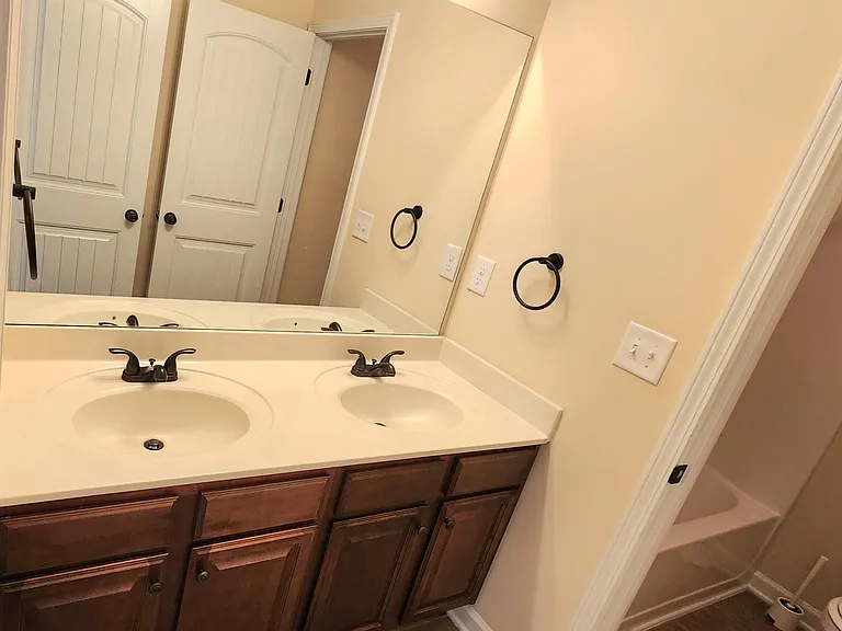 718 Erika Ln — Photo 17