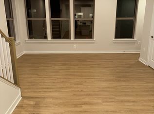 2451 Metrobus Aly, Herndon, VA 20171