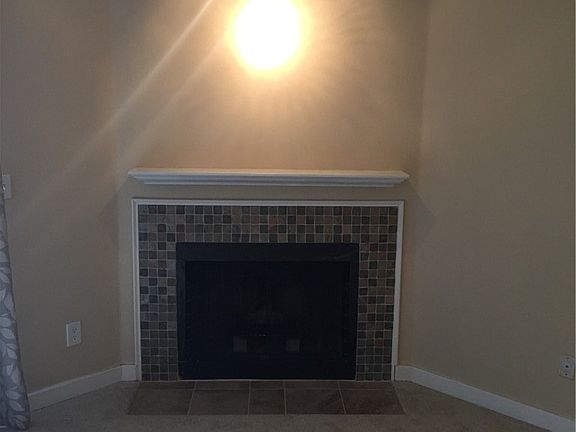 4th image of 16817 Larch Way #A202