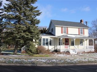 37 Hamilton St, Hamilton, NY 13346