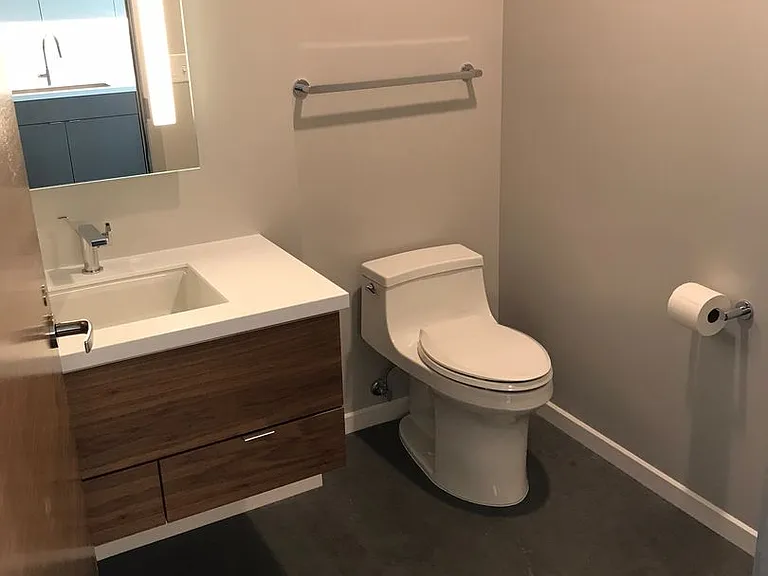 404 E College St #1406 — Photo 7