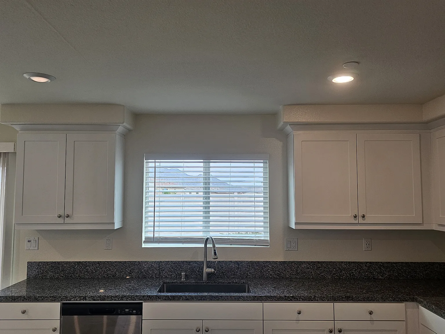4 bed, 2641 sqft, $3,895 — Photo 3