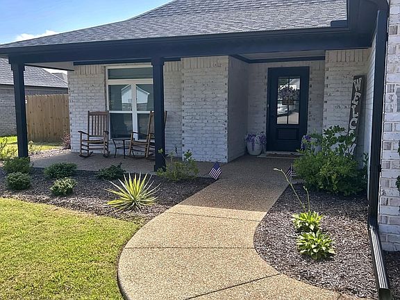 2nd image of 41 Grande Pines Cv