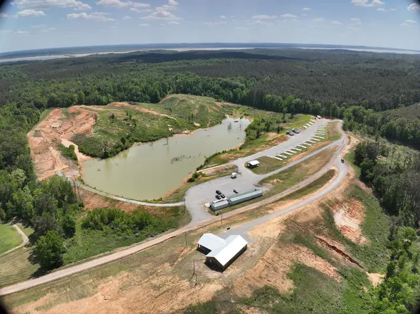900 Hendricks Rd, Coffeeville, MS 38922