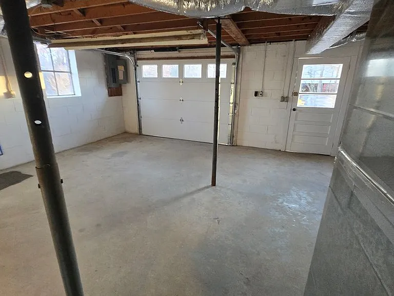 375 Fairfield Dr — Photo 32