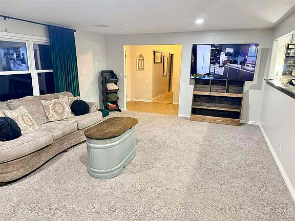 4th image of 2608 Burgundy Pl