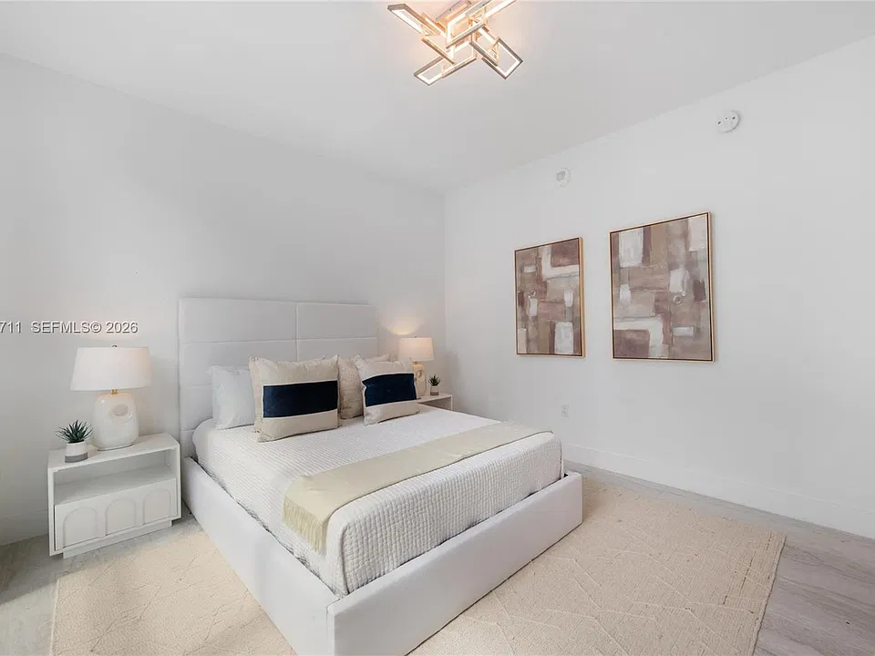 100 E Las Olas Blvd #3201