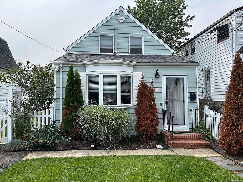1st image of 49 3rd Avenue