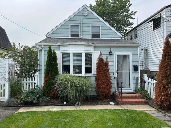 49 3rd Avenue, East Rockaway, NY 11518