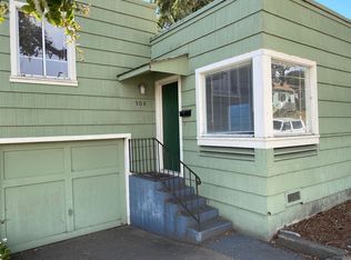 305 1st St, Pacific Grove, CA 93950
