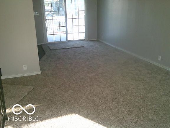 3rd image of 410 N Vickery Ln