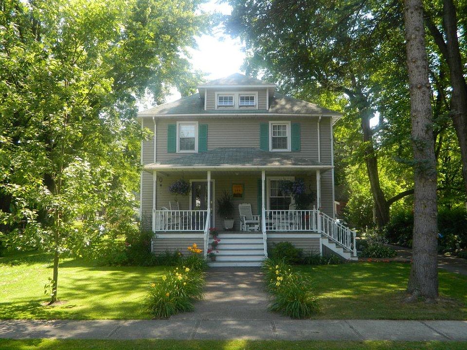 Front of house from street