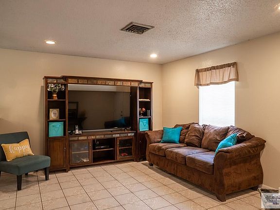 3rd image of 221 Pancho Maples Dr