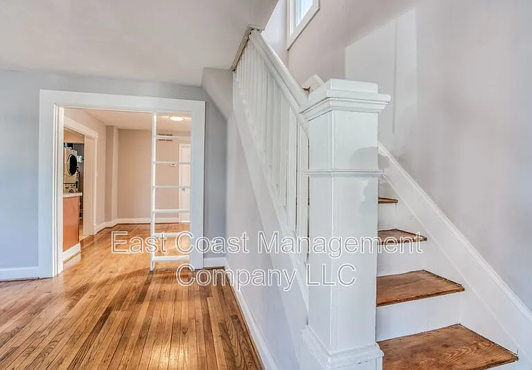 214 Center St — Photo 12