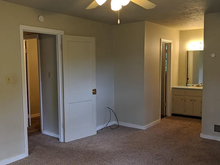 130 Brentwood Pl NE — Photo 8