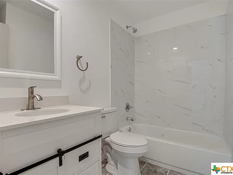 1668 Lakeview Dr — Photo 9