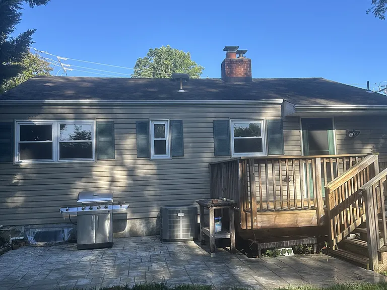 10 N Floyd St — Photo 49