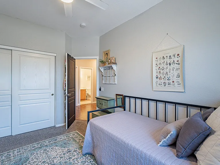 3877 E Washington Ct — Photo 32