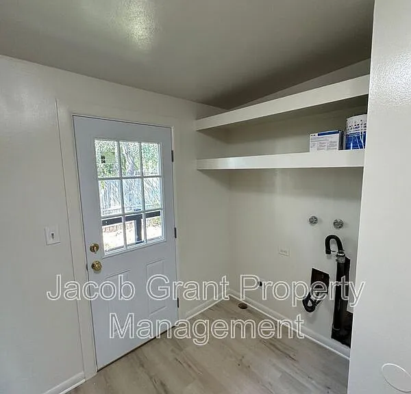 847 Cleveland St — Photo 4